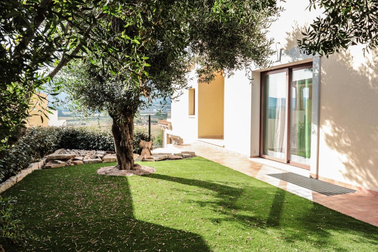 Rental Villa Bb Olbia Exteriör bild